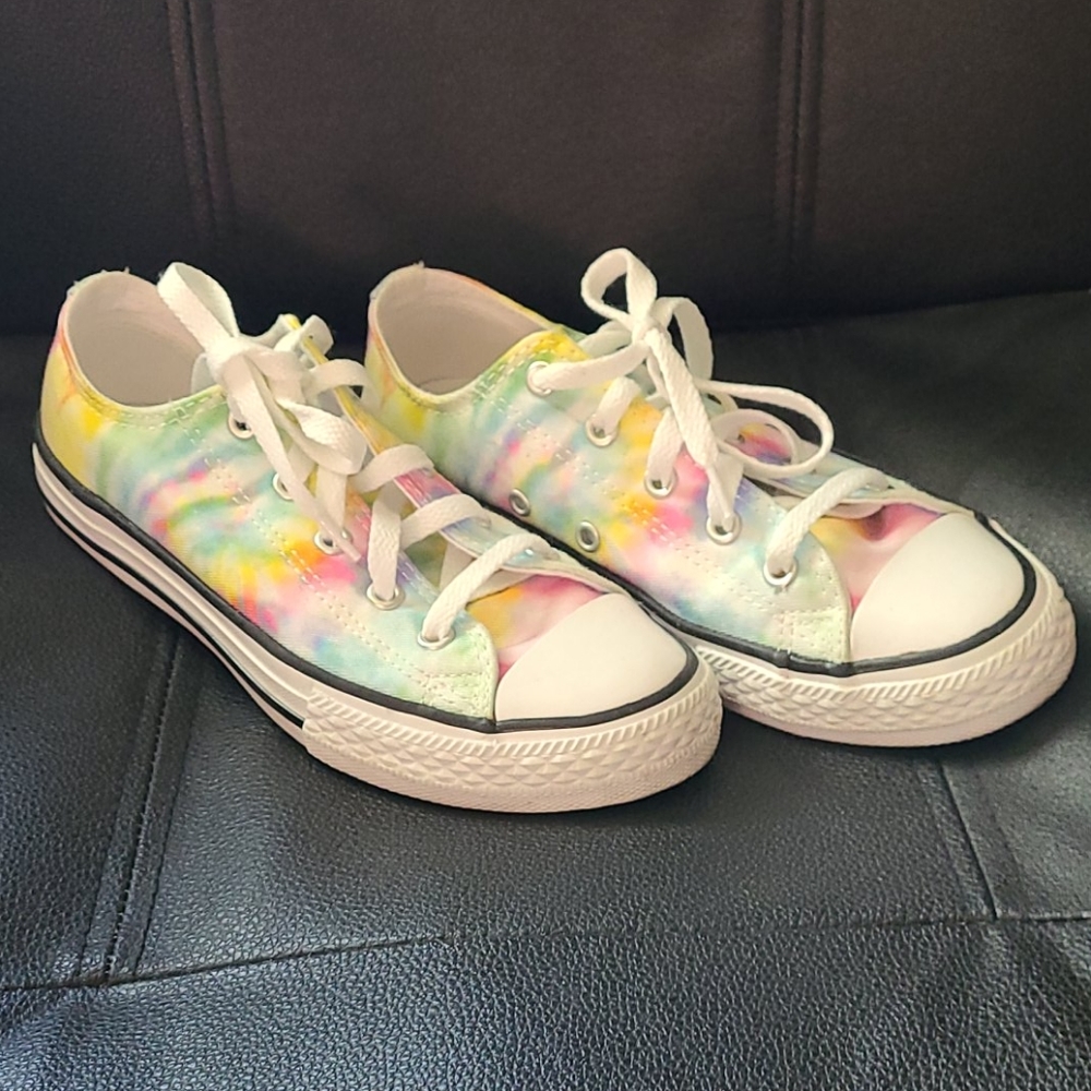 Girls tie dye Chuck Taylor - size 2